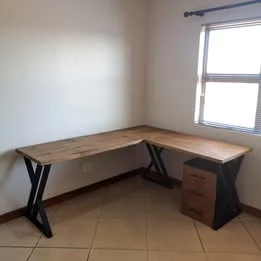 Camelot Executive Office Desk with Side Rack image 2