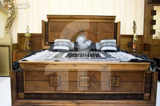 Walnut Carving bed image 1